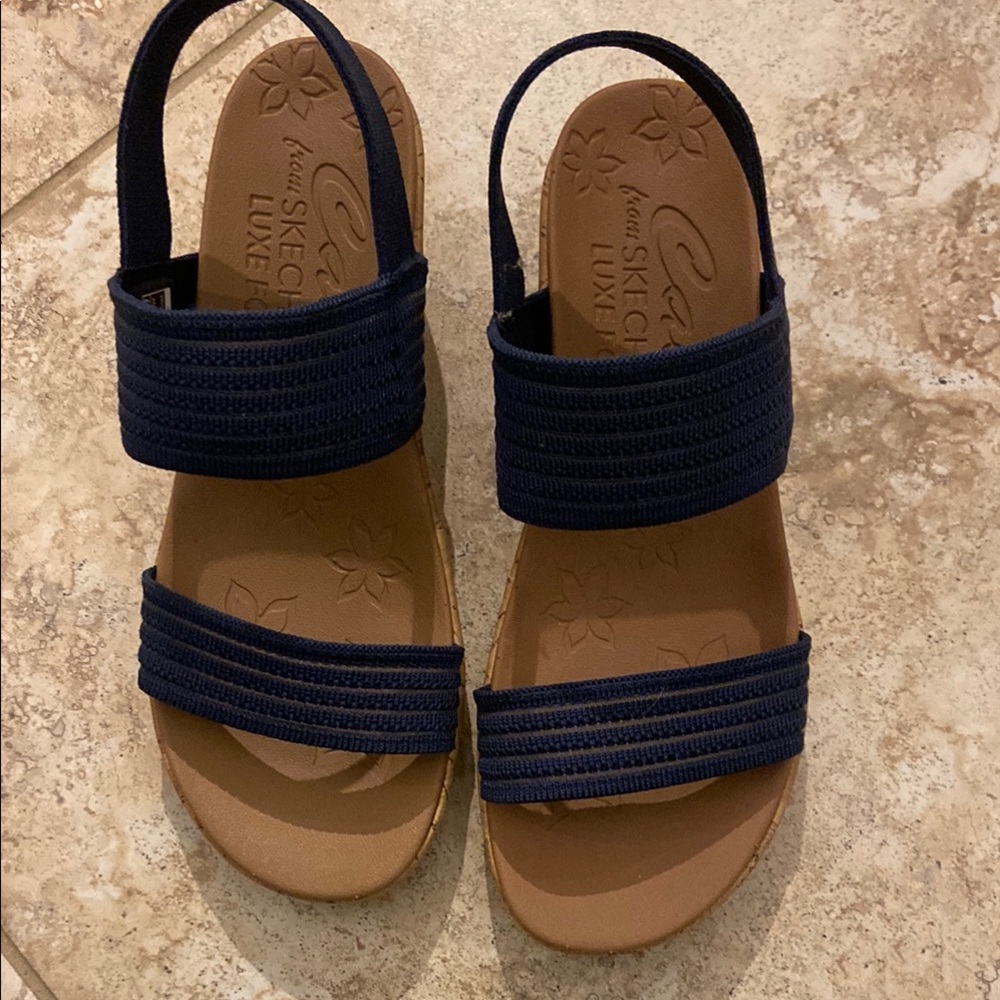 Skechers Beverlee Navy Sandals